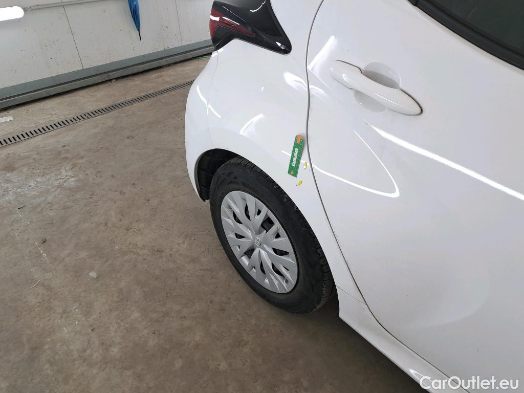  Toyota  Yaris TOYOTA  Hybride / 2019 / 5P / Berline Hybride 116h Dynamic Business Stage Acad #1