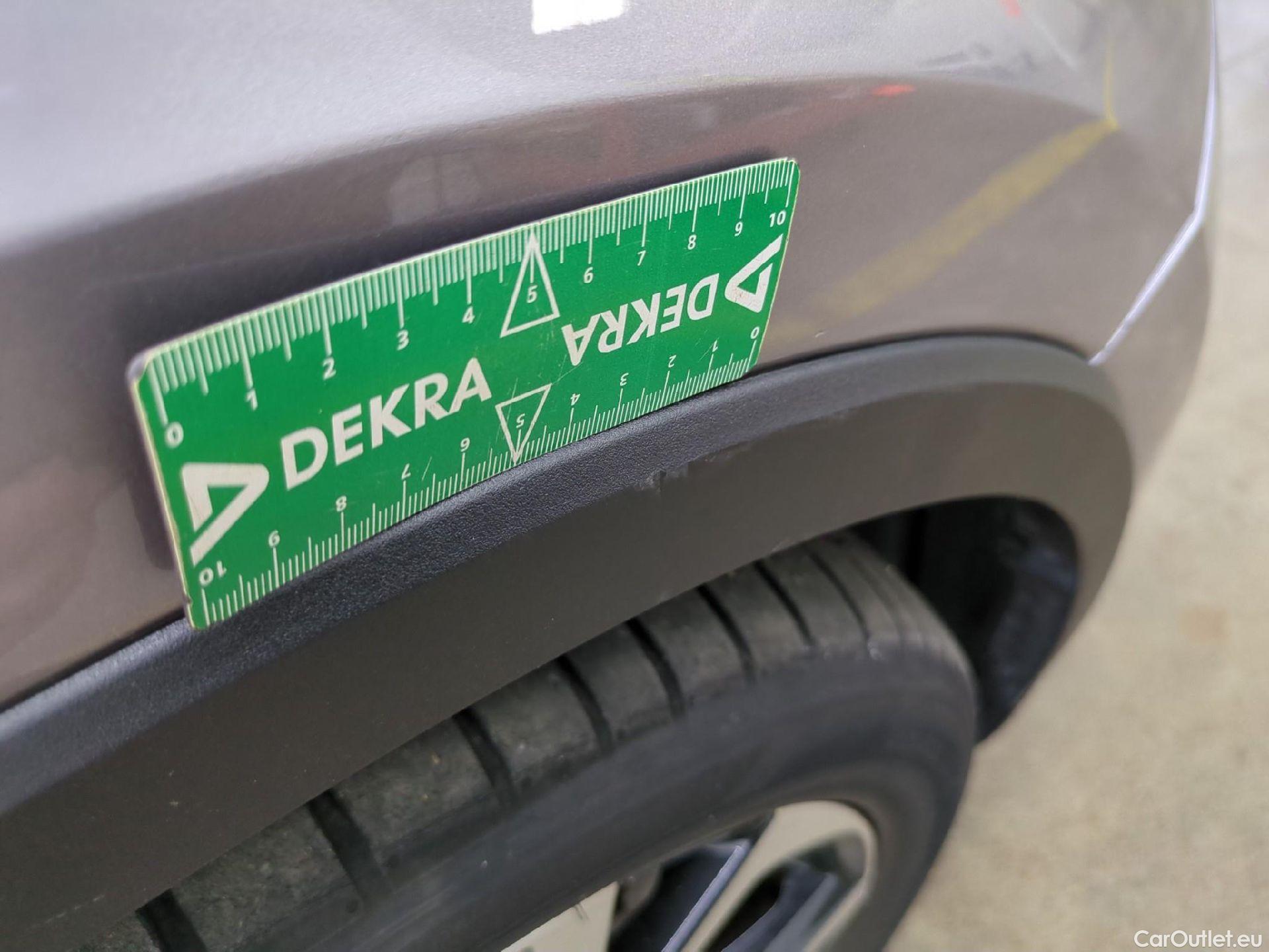  Toyota  C-HR TOYOTA  5p SUV 1.8 HYBRIDE 122 GRAPHIC #42