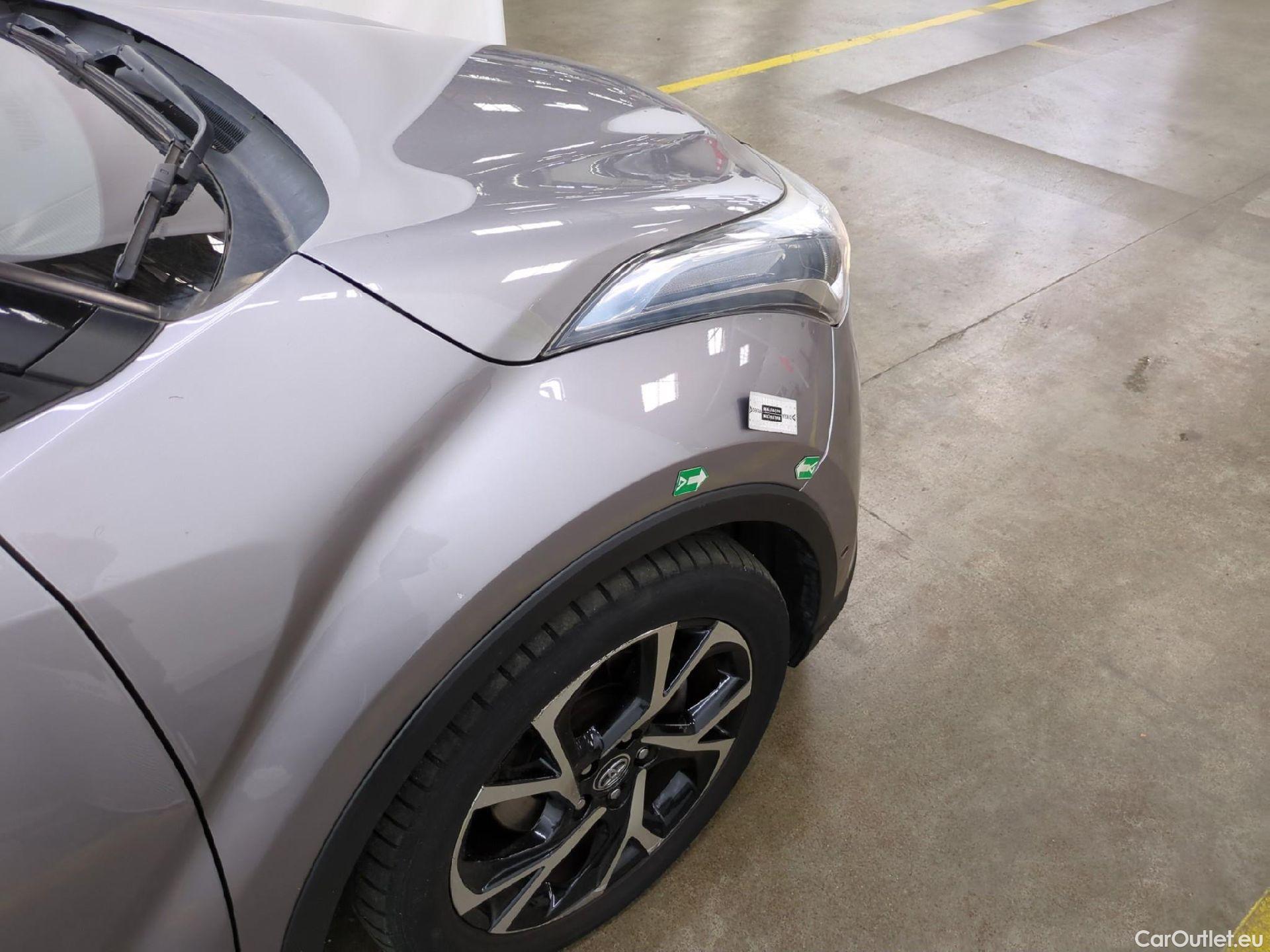  Toyota  C-HR TOYOTA  5p SUV 1.8 HYBRIDE 122 GRAPHIC #38