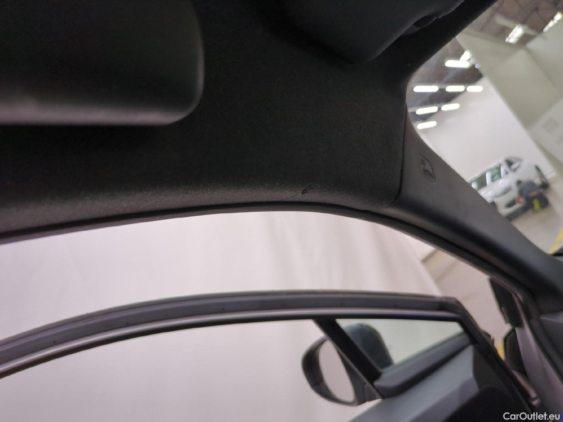  Toyota  C-HR TOYOTA  5p SUV 1.8 HYBRIDE 122 GRAPHIC #9