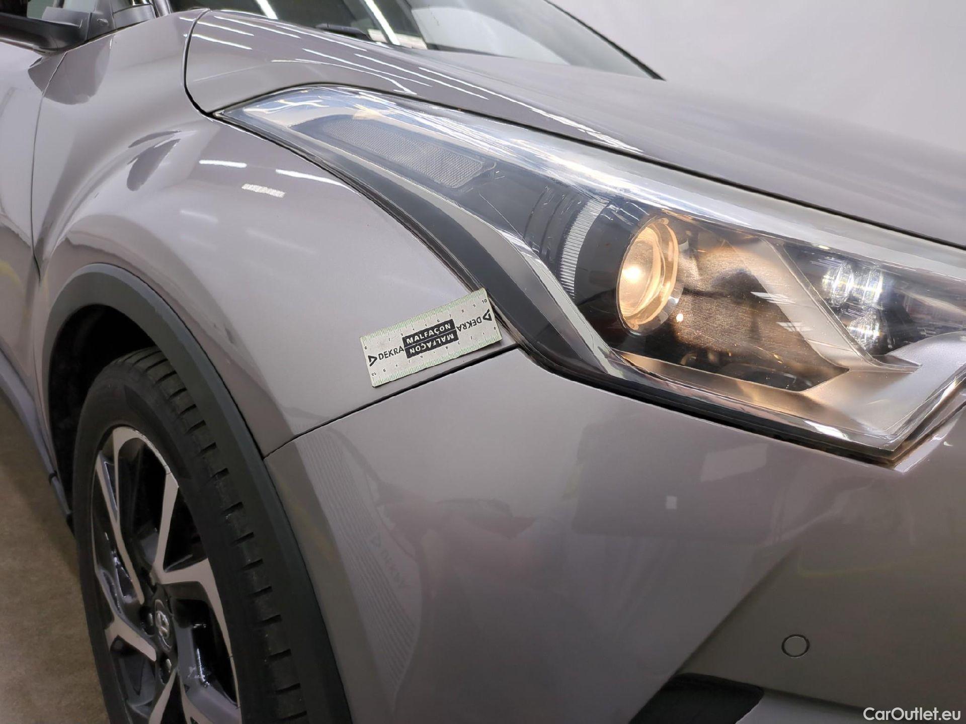  Toyota  C-HR TOYOTA  5p SUV 1.8 HYBRIDE 122 GRAPHIC #44