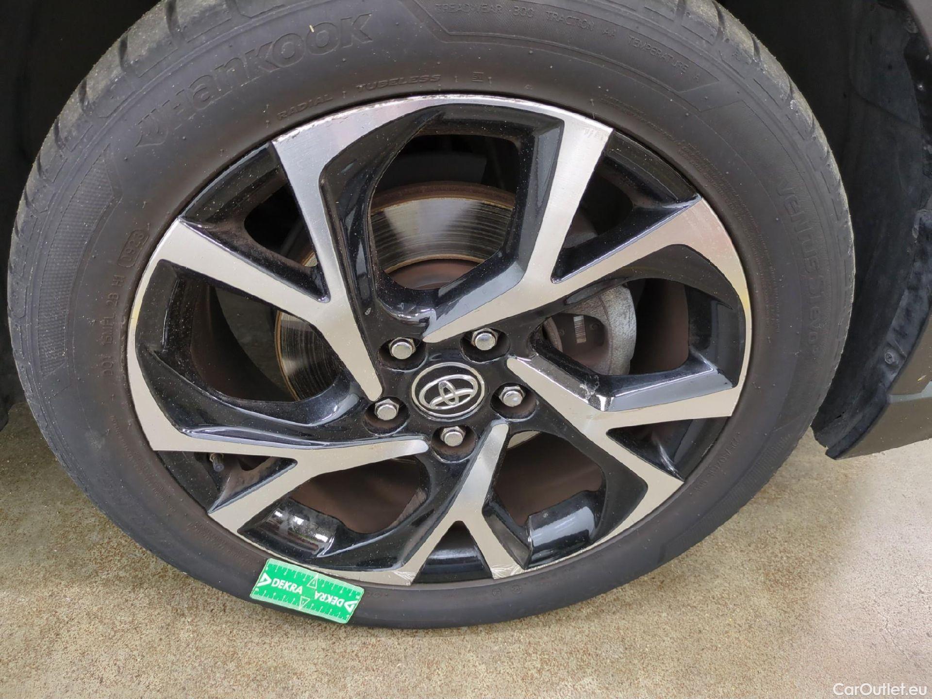  Toyota  C-HR TOYOTA  5p SUV 1.8 HYBRIDE 122 GRAPHIC #11