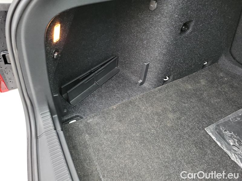  Skoda  Octavia  Combi  (5E5)(03.2017->)  Com 1.6TDI 85 Style #9