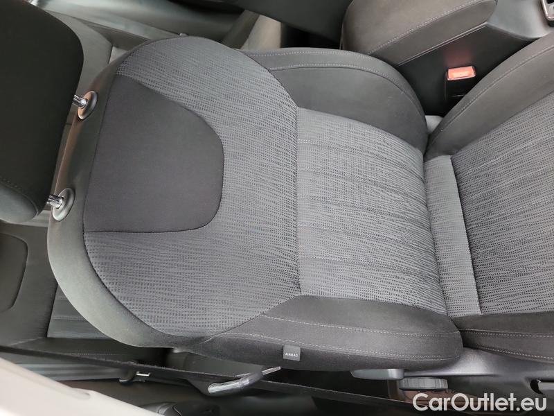  Skoda  Octavia  Combi  (5E5)(03.2017->)  Com 1.6TDI 85 Style #12
