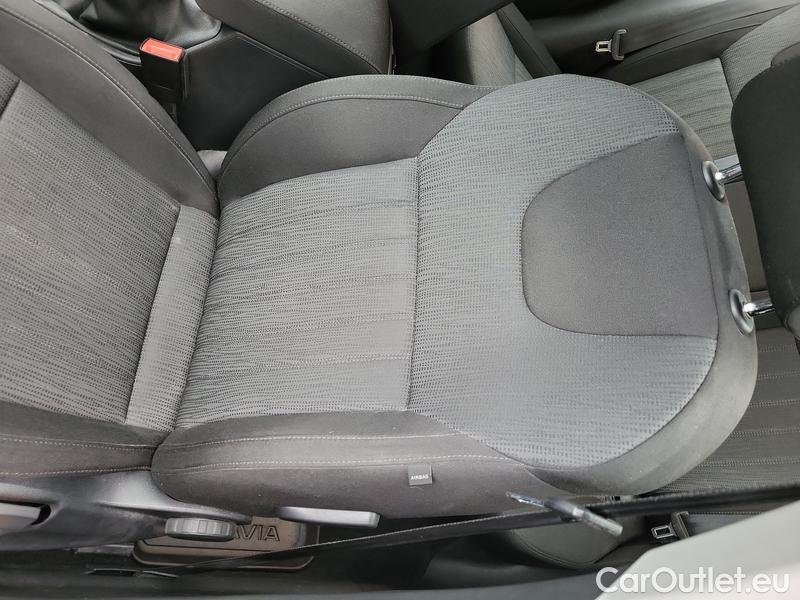  Skoda  Octavia  Combi  (5E5)(03.2017->)  Com 1.6TDI 85 Style #4