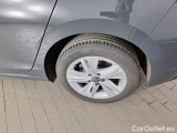  Volkswagen  Golf  VOLKSWAGEN / 2019 / 5P / BERLINA 2.0 TDI SCR 85KW LIFE DSG #145