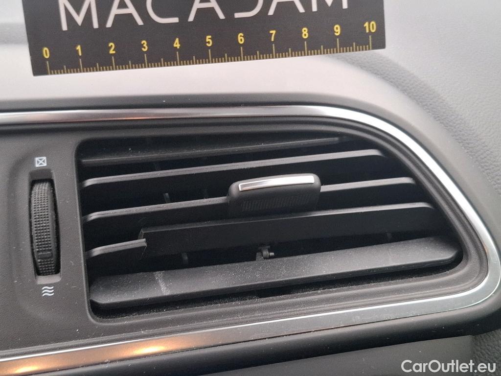  Renault  Kadjar RENAULT  / 2018 / 5P / Crossover Evolution dCi 115 EDC #2