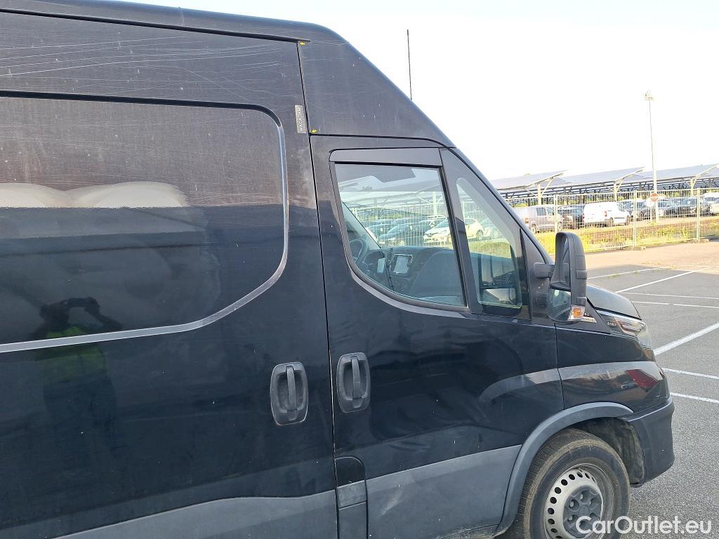  Iveco  Daily IVECO  / 2019 / 4P / Fourgon tôlé 3.0 35S18HA8 H2 3520L #5