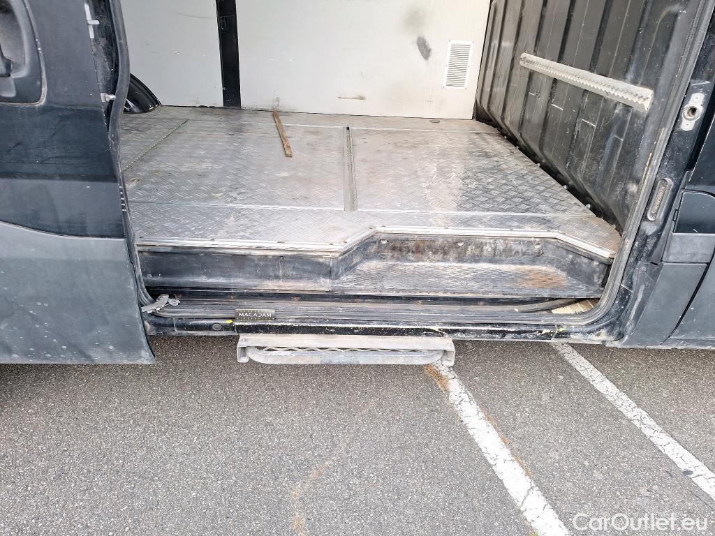  Iveco  Daily IVECO  / 2019 / 4P / Fourgon tôlé 3.0 35S18HA8 H2 3520L #7
