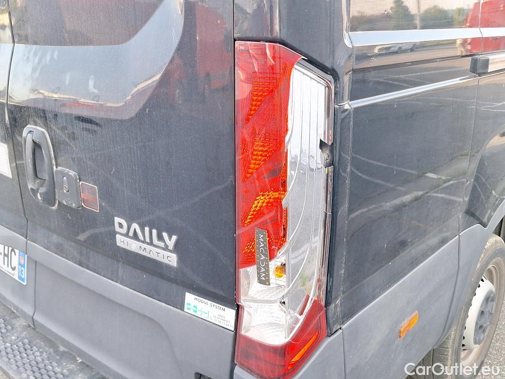  Iveco  Daily IVECO  / 2019 / 4P / Fourgon tôlé 3.0 35S18HA8 H2 3520L #4
