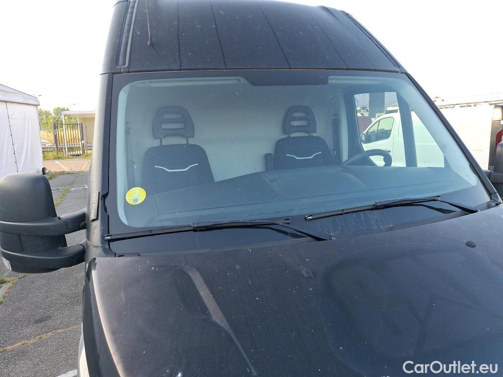  Iveco  Daily IVECO  / 2019 / 4P / Fourgon tôlé 3.0 35S18HA8 H2 3520L #20