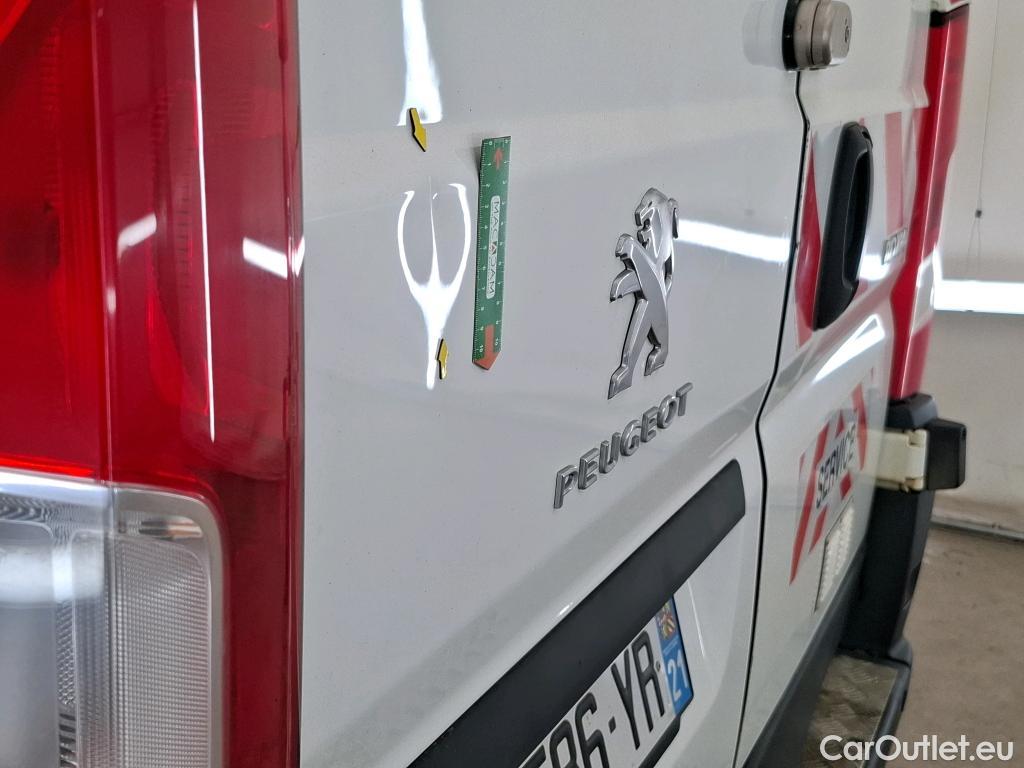  Peugeot  Boxer PEUGEOT  VU 4p Fourgon BLUEHDI 130 335 L2H2 CABINE APP #46