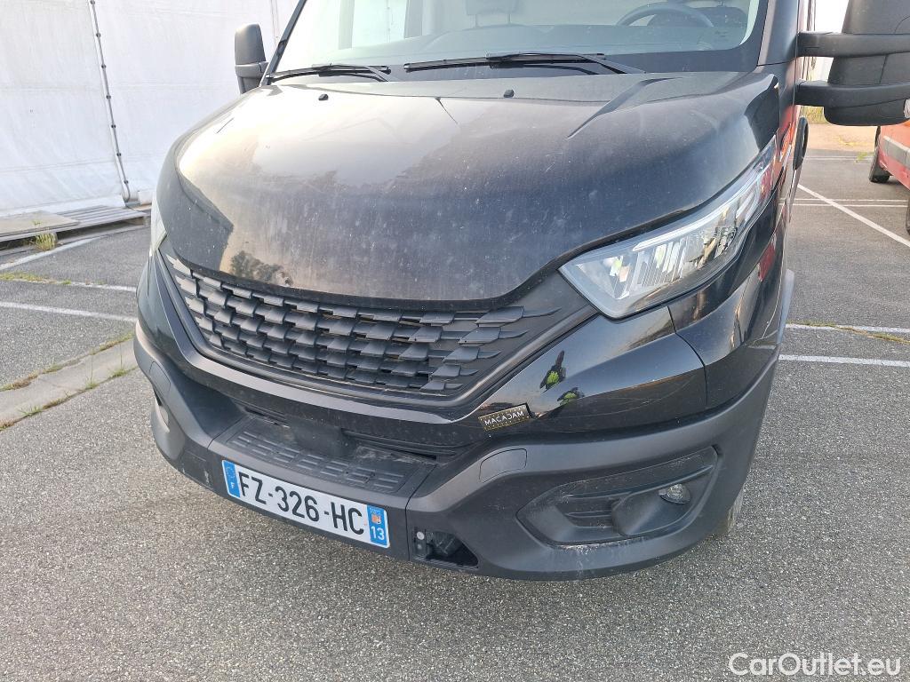  Iveco  Daily IVECO  / 2019 / 4P / Fourgon tôlé 3.0 35S18HA8 H2 3520L #31