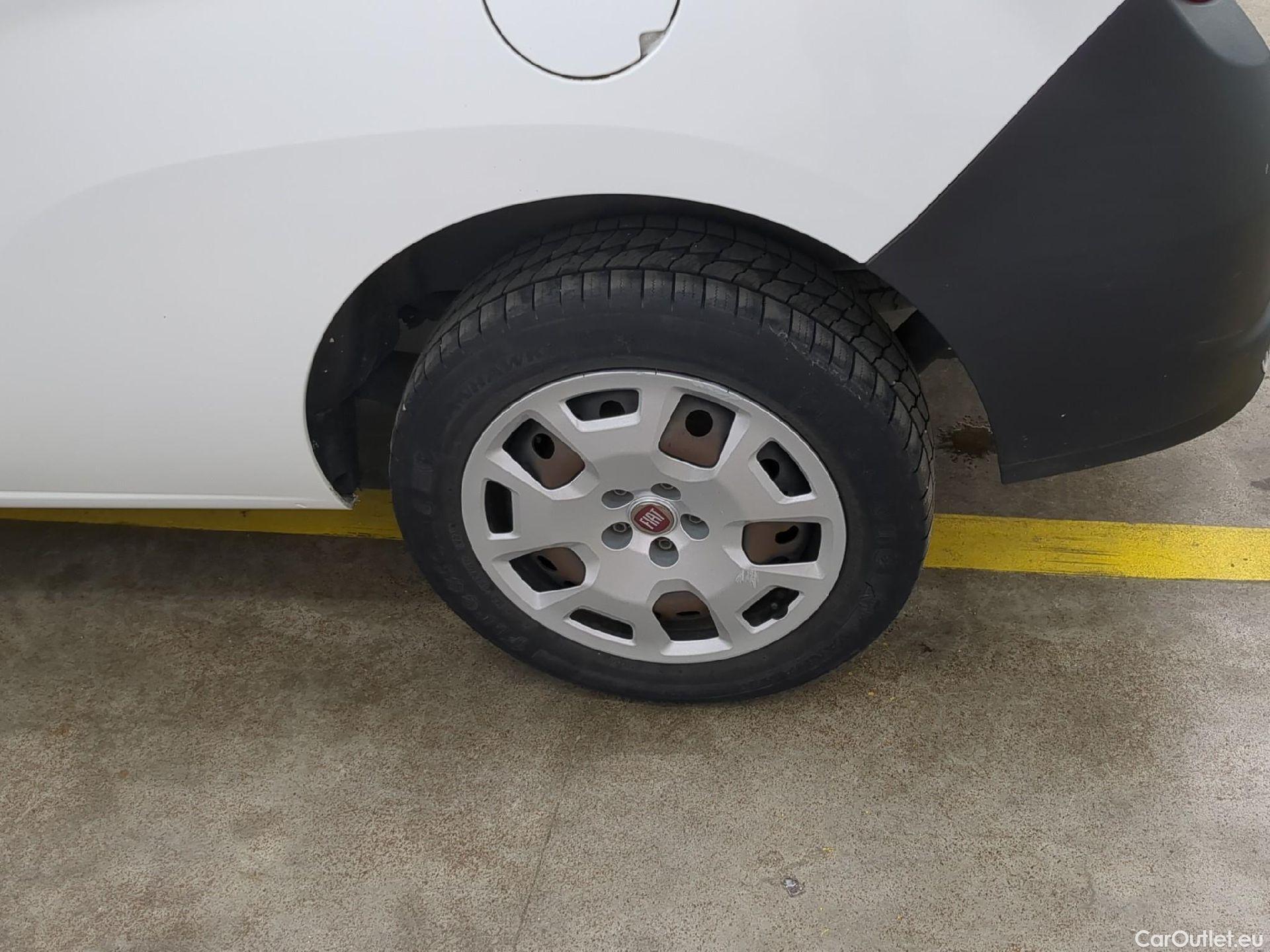  Fiat  Doblo Doblò Pro Lounge Maxi Fourgon 1.6 Multijet 105CV BVM6 E6dT #6