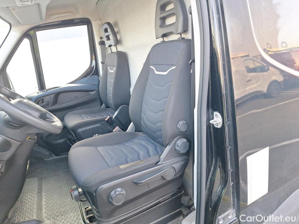  Iveco  Daily IVECO  / 2019 / 4P / Fourgon tôlé 3.0 35S18HA8 H2 3520L #14