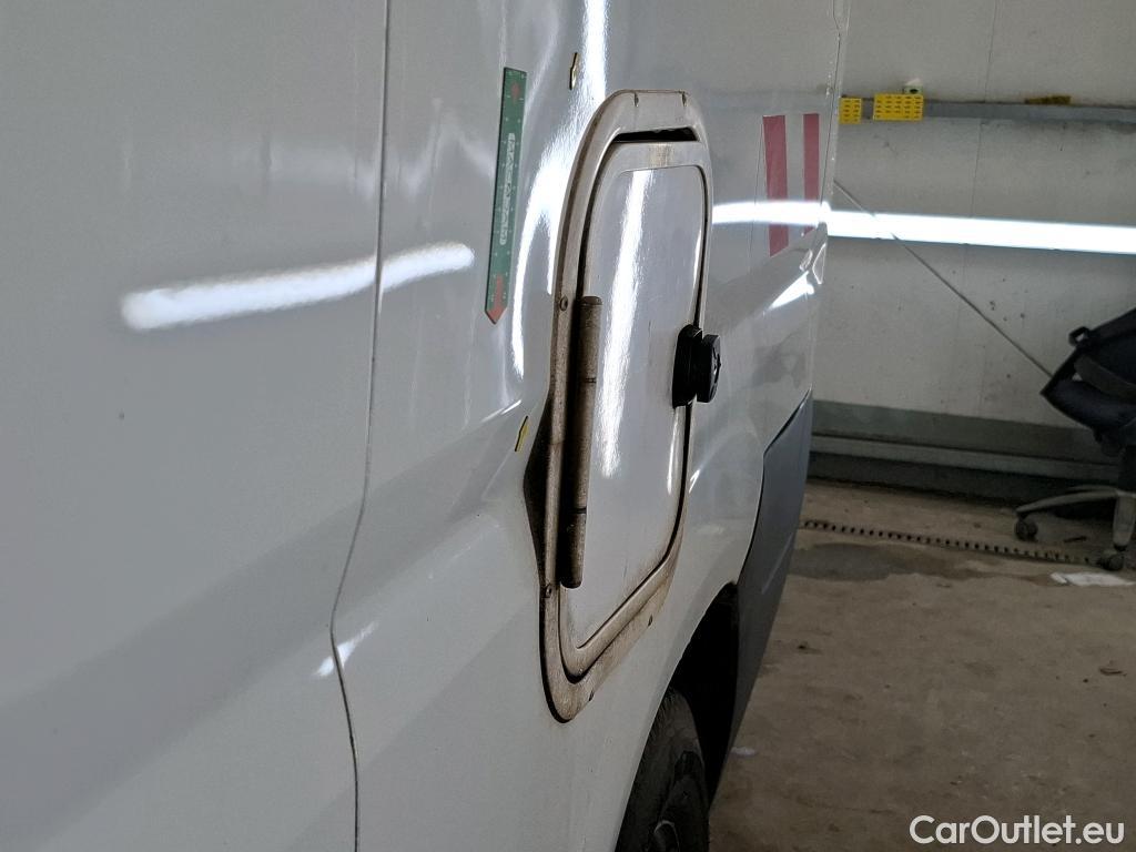 Peugeot  Boxer PEUGEOT  VU 4p Fourgon BLUEHDI 130 335 L2H2 CABINE APP #26