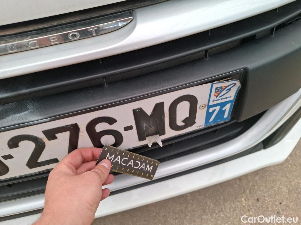  Peugeot  208  Affaire Premium 1.6 HDi 75CV BVM5 E6 #12
