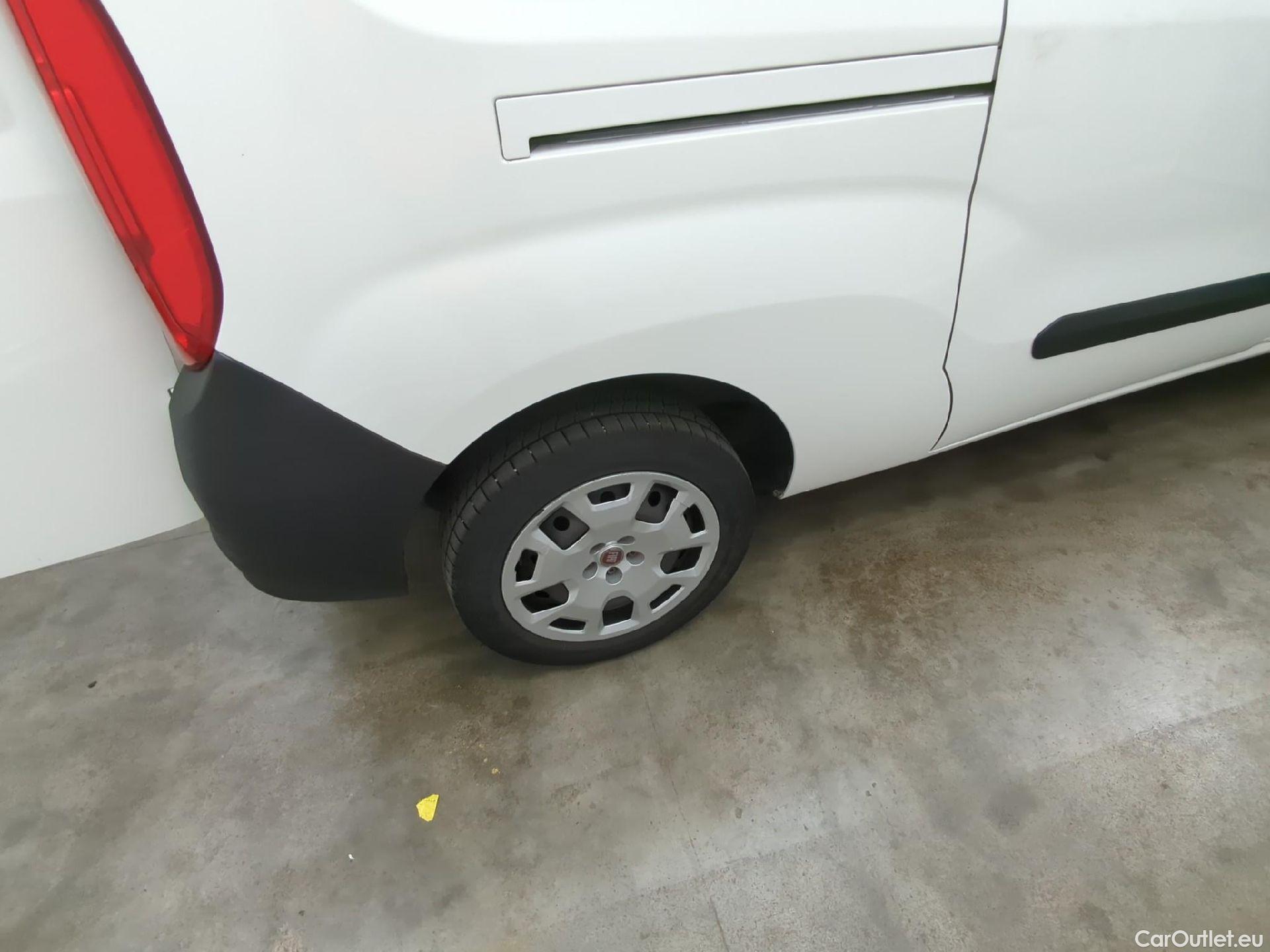  Fiat  Doblo Doblò Pro Lounge Maxi Fourgon 1.6 Multijet 105CV BVM6 E6dT #9