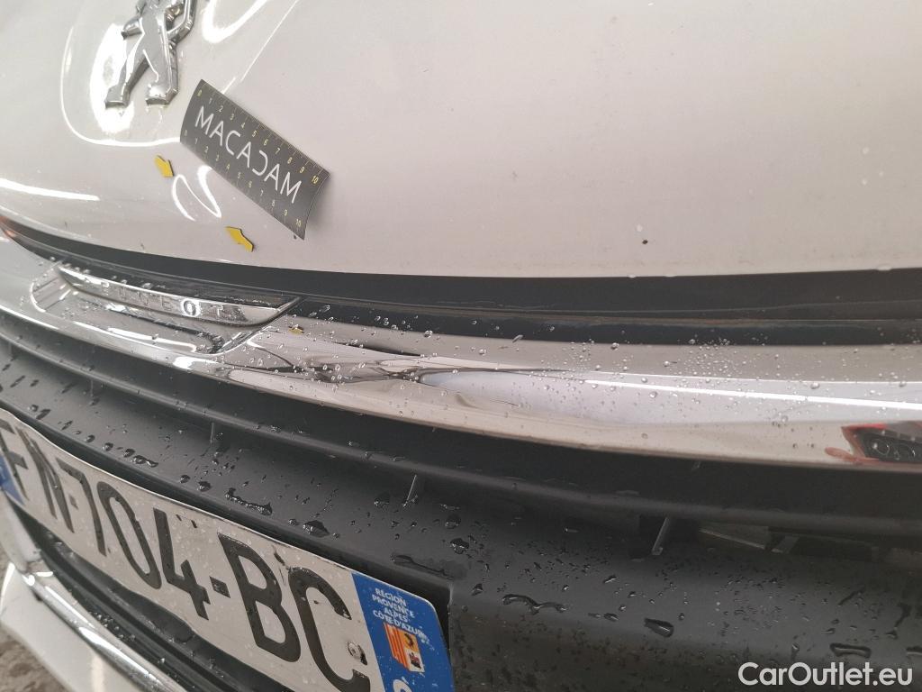  Peugeot  208  Affaire Premium Pack 1.5 HDi 100CV BVM5 E6dT #2