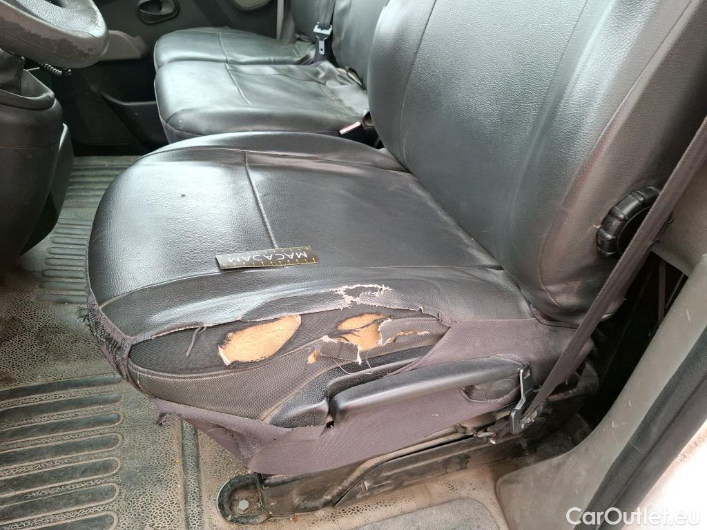  Renault  Master  III Fourgon L2H2 3 5 Grand Confort dCi #24