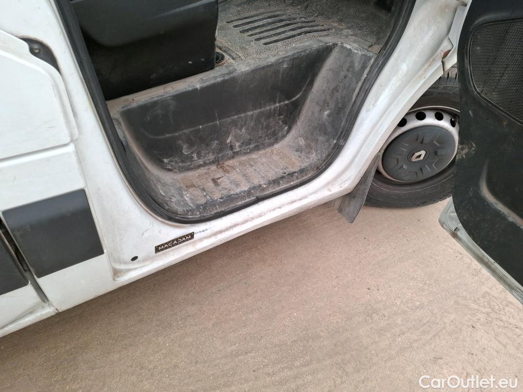  Renault  Master  III Fourgon L2H2 3 5 Grand Confort dCi #66