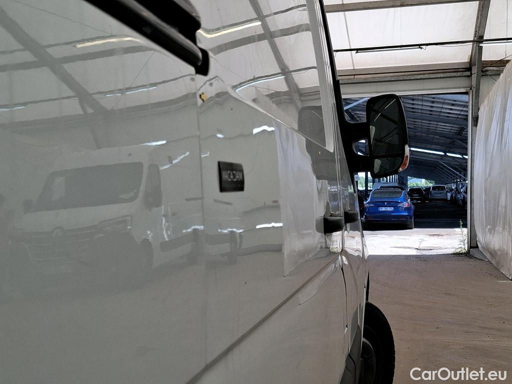  Renault  Master  III Fourgon L2H2 3 5 Grand Confort dCi #16