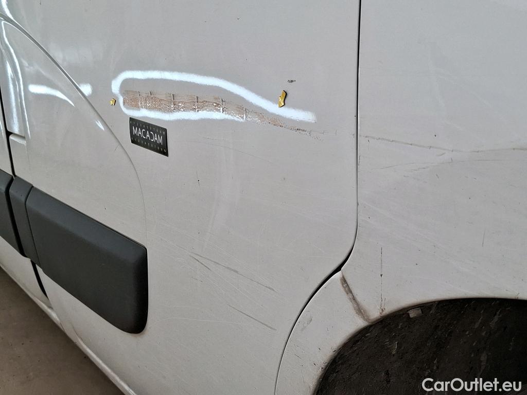  Renault  Master  III Fourgon L2H2 3 5 Grand Confort dCi #30