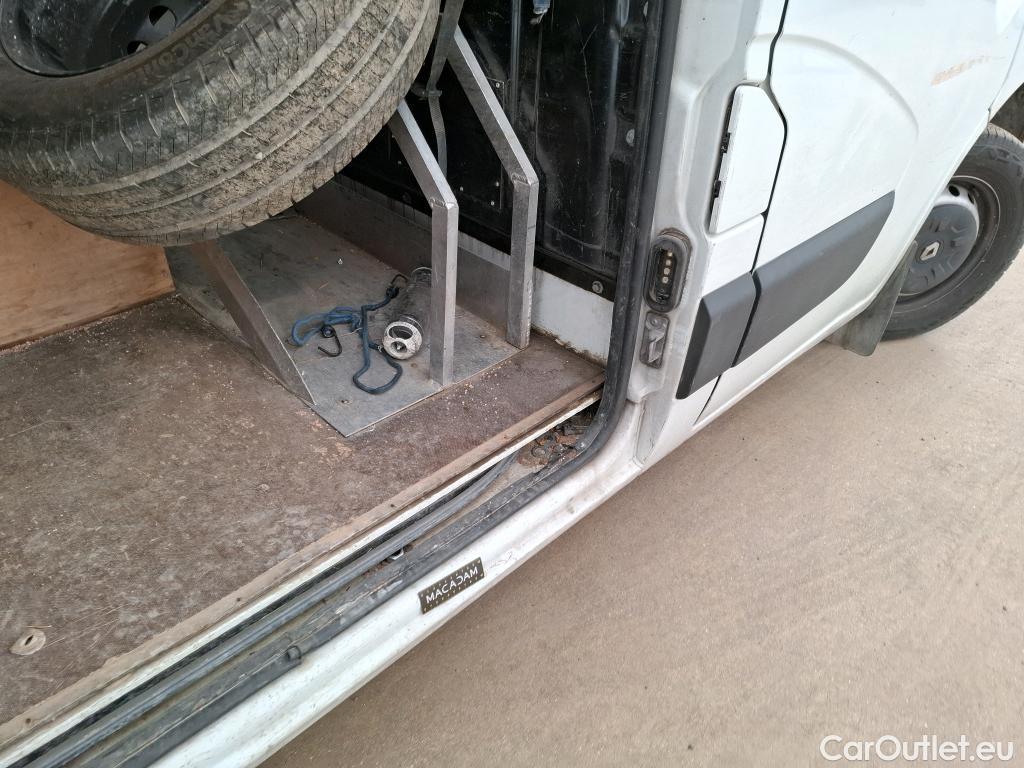  Renault  Master  III Fourgon L2H2 3 5 Grand Confort dCi #60