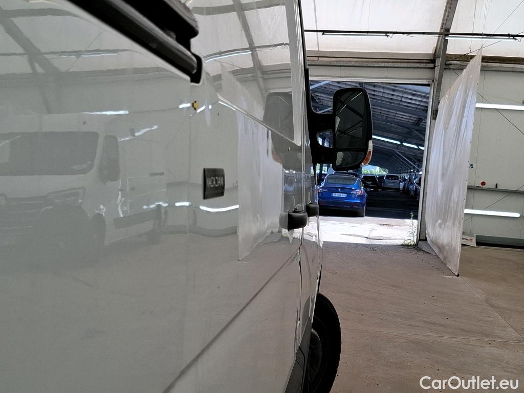  Renault  Master  III Fourgon L2H2 3 5 Grand Confort dCi #17