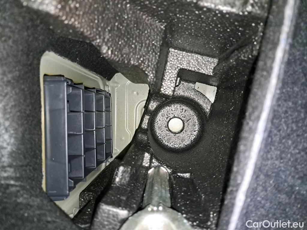  Bmw  X2 BMW  / 2017 / 5P / SUV sDrive18d Première / VO RECONDITIONNE - PHOTOS AVANT RECONDITIONNEMENT #4