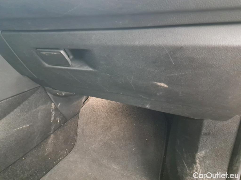  Bmw  Serie 2 BMW  Gran Tourer / 2018 / 5P / monospace 218d Sport Auto / VO RECONDITIONNE - PHOTOS AVANT RECONDITIONNEMENT #5