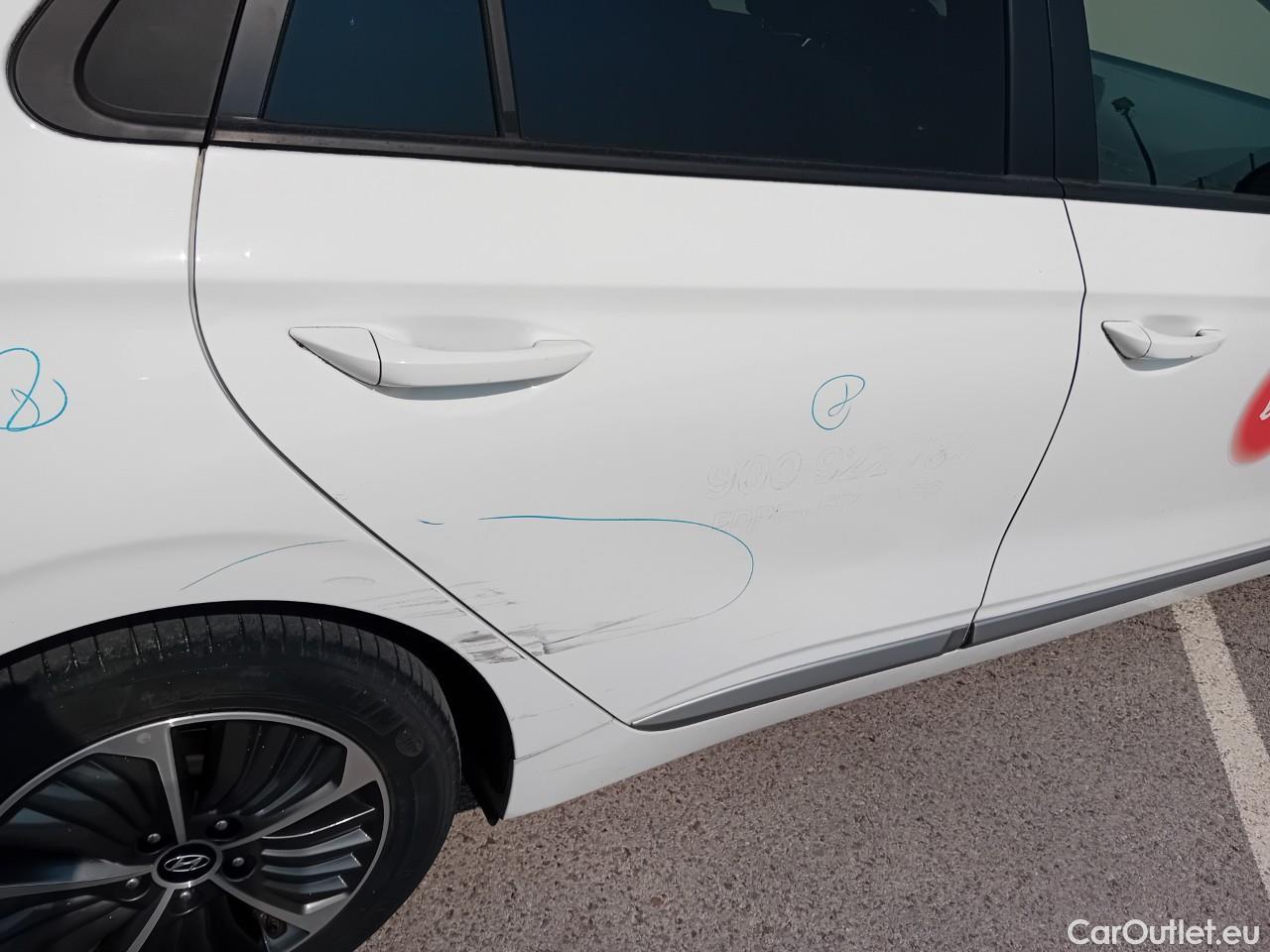  Hyundai   Ioniq HYUNDAI / 2019 / 5P / berlina con portón 1.6 GDI PHEV Klass DCT #30