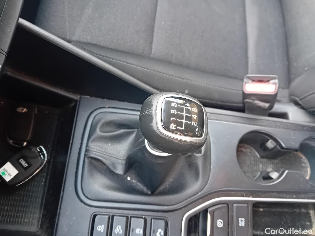  Hyundai  Tucson HYUNDAI  / 2018 / 5P / todoterreno 1.6 CRDI 85kW (116CV) 48V SLE 4X2(SP)(SL) #5