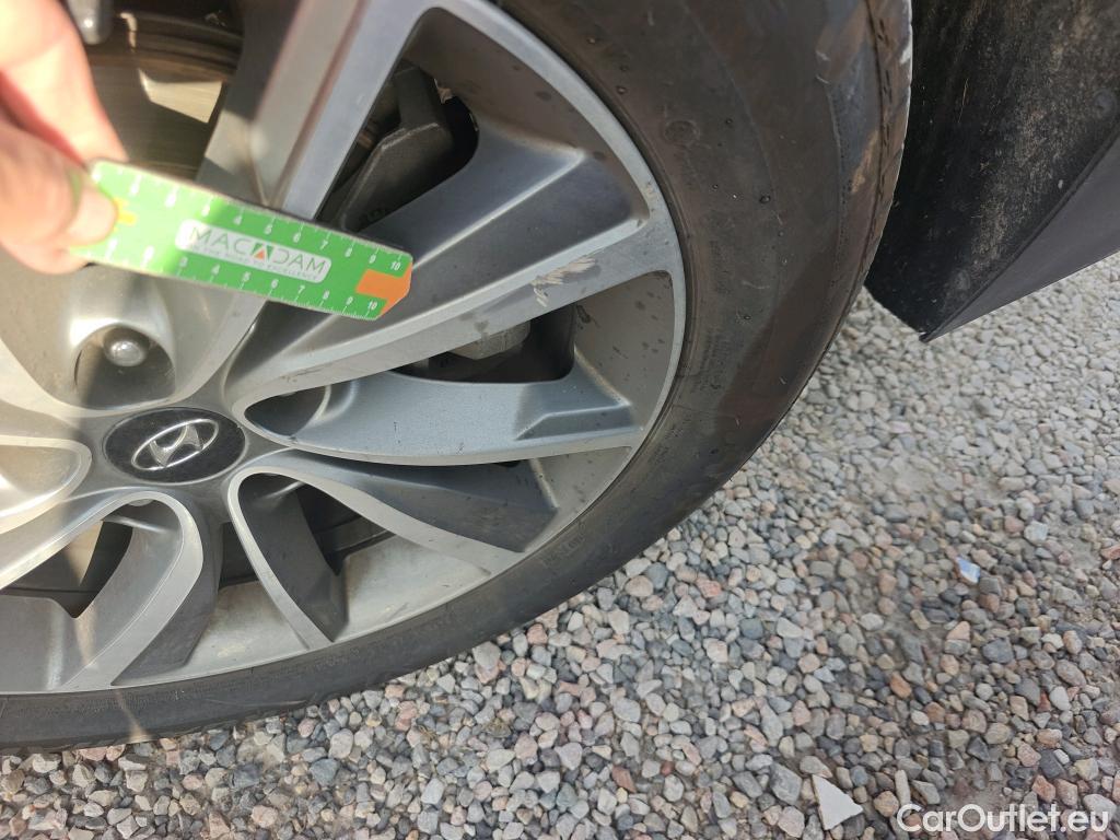  Hyundai  Santa Fe HYUNDAI  / 2018 / 5P / todoterreno 2.2 CRDi Tecno Auto 4x2 SR #4