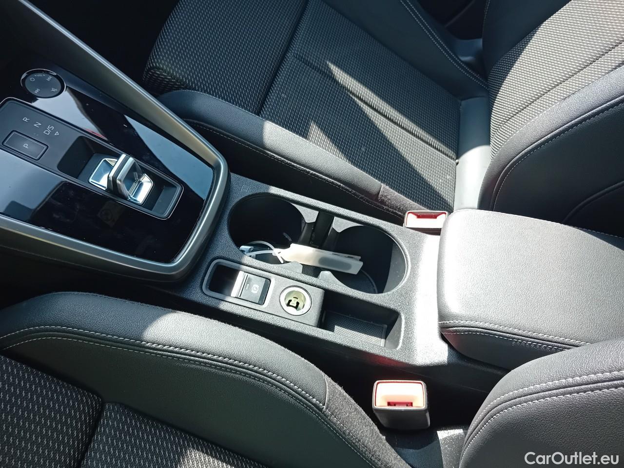  Audi  A3 AUDI  / 2020 / 5P / berlina con portón Sportback S line 35 TFSI 110kW S tronic #5