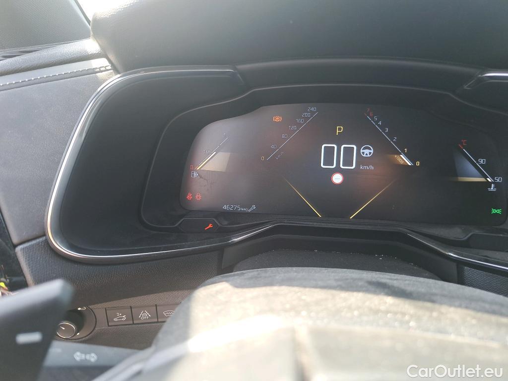  DS  DS7 DS DS 7 Crossback / 2017 / 5P / todoterreno PureTech 132kW (180CV) Auto. GRAND CHIC #50