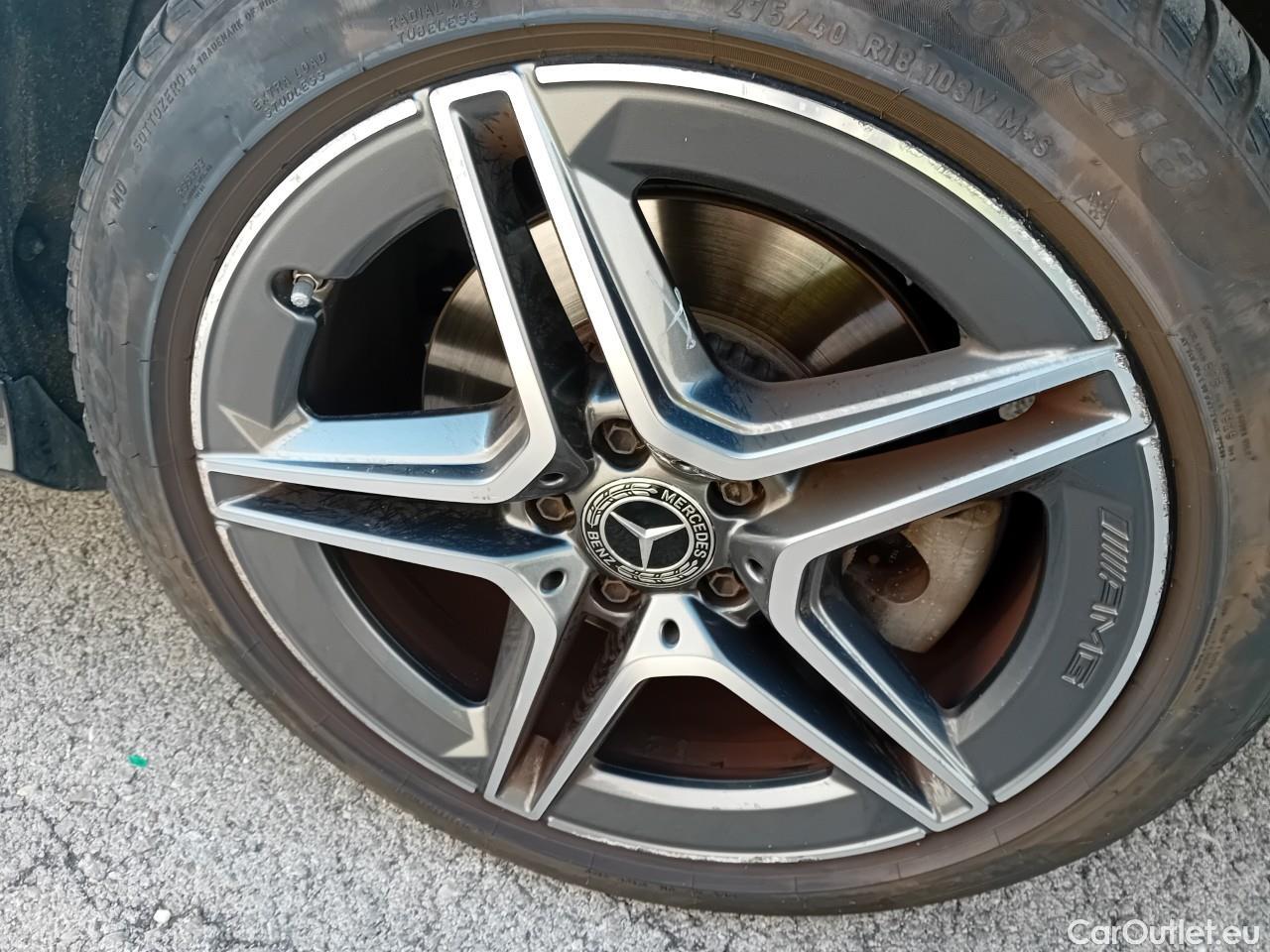  Mercedes  E-Klasse Clase E E 300 de 4Matic (213.011)AMG 2.0 AMG Line 305CV AT9 E6d #9
