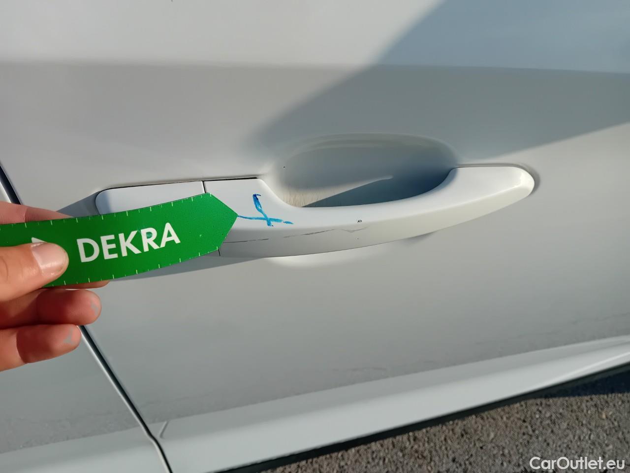  Hyundai  Tucson HYUNDAI  / 2018 / 5P / todoterreno 1.6 CRDI 85kW (116CV) 48V SLE 4X2(SP)(SL) #27