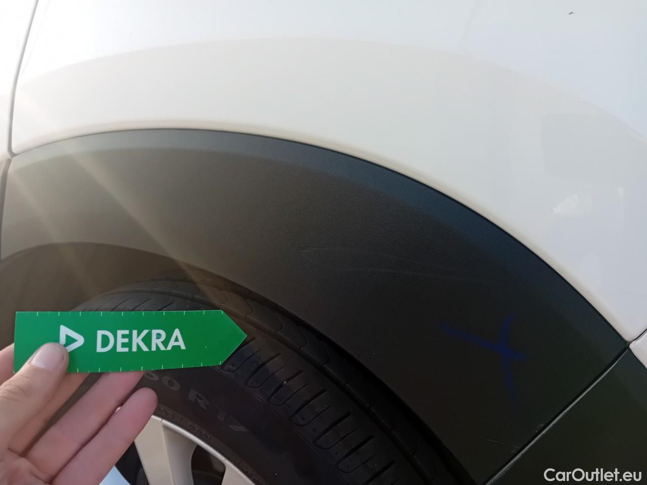  Hyundai  Tucson HYUNDAI  / 2018 / 5P / todoterreno 1.6 CRDI 85kW (116CV) 48V SLE 4X2(SP)(SL) #14