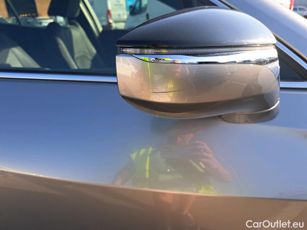  Land Rover  Discovery LEXUS UX / 2018 / 5P / todoterreno 2.0 250h Premium #40