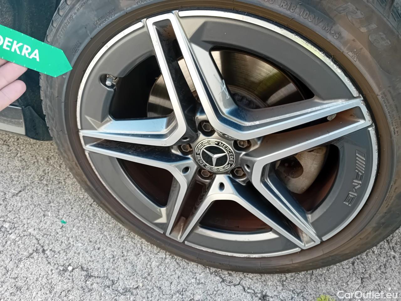  Mercedes  E-Klasse Clase E E 300 de 4Matic (213.011)AMG 2.0 AMG Line 305CV AT9 E6d #10