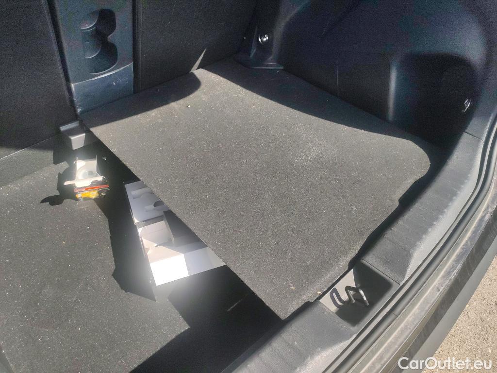  Land Rover  Discovery TOYOTA Yaris Cross / 2021 / 5P / todoterreno 1.5 120H Style Bi-Tono #9