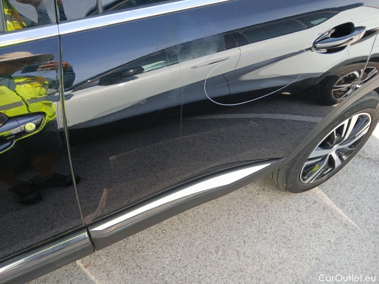  Peugeot  5008 PEUGEOT  / 2020 / 5P / todoterreno 1.6 PureTech 132KW S&S GT EAT8 #44