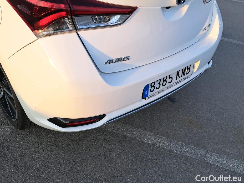  Toyota  Auris TOYOTA  5p 2G berlina con portón 1.8 140H Hybrid Feel! Edition #13