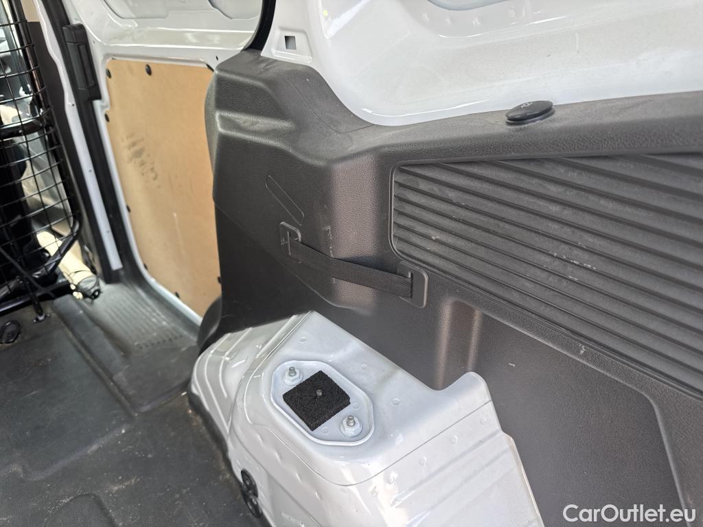  Ford  Transit FORD  Courier/2014/4P/furgón der.turis Van 1.5 TDCi 56kW Trend #30