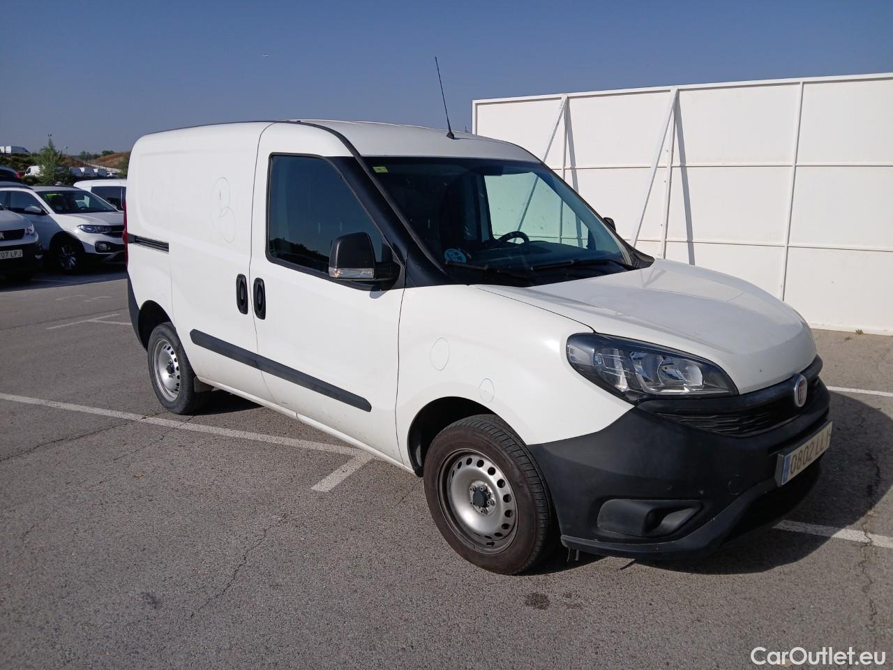  Fiat  Doblo FIAT Doblò Cargo/2015/3P/furgón derivado de turismo Cargo Base Plus 1.3 Mjet 70kW (95CV) #15