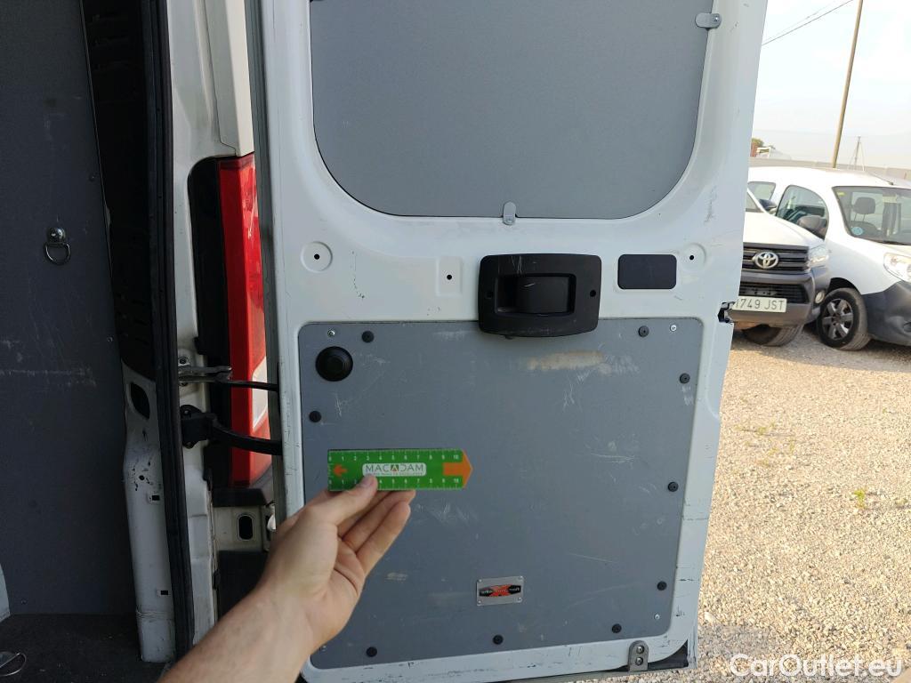  Peugeot  Boxer  Furgón 330 L1H1 Premium BlueHDi 120 Stop&Start HDi #51