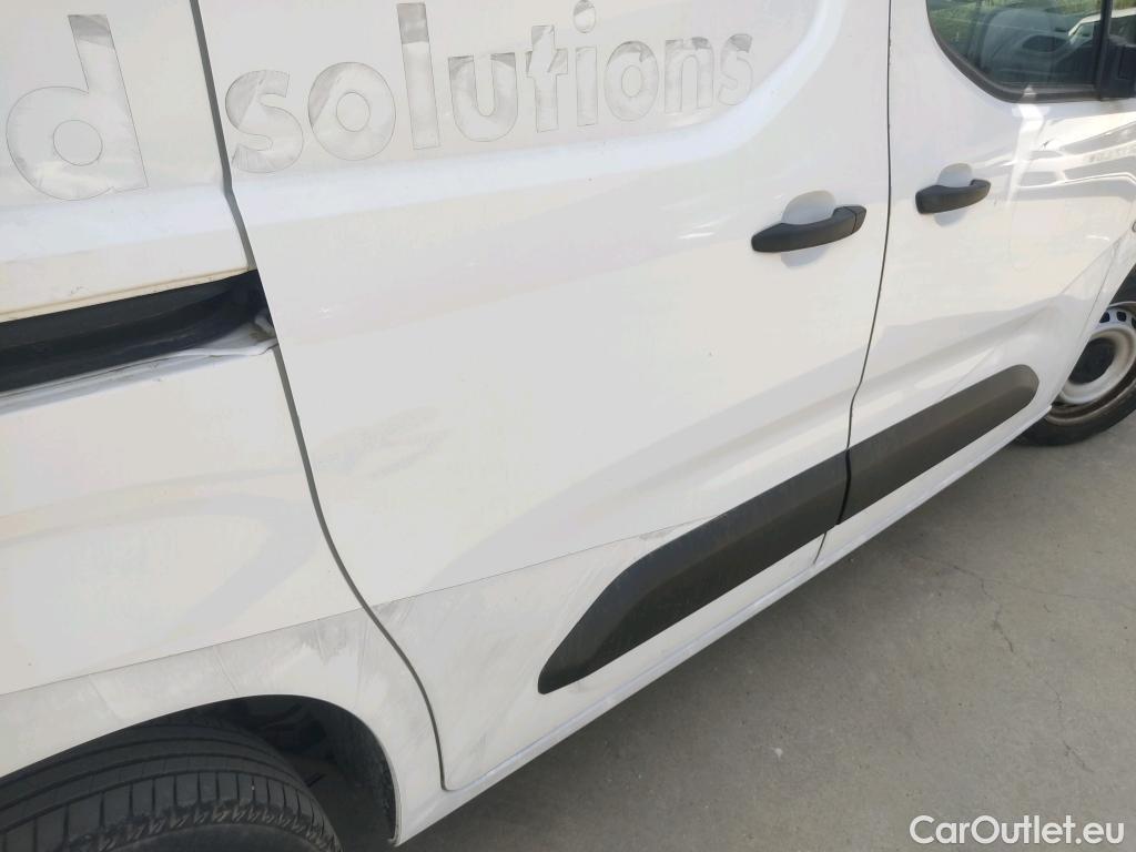  Peugeot  Partner PEUGEOT  / 2018 / 3P / furgón derivado de turismo Pro Standard 600kg BlueHDi 73kW #38