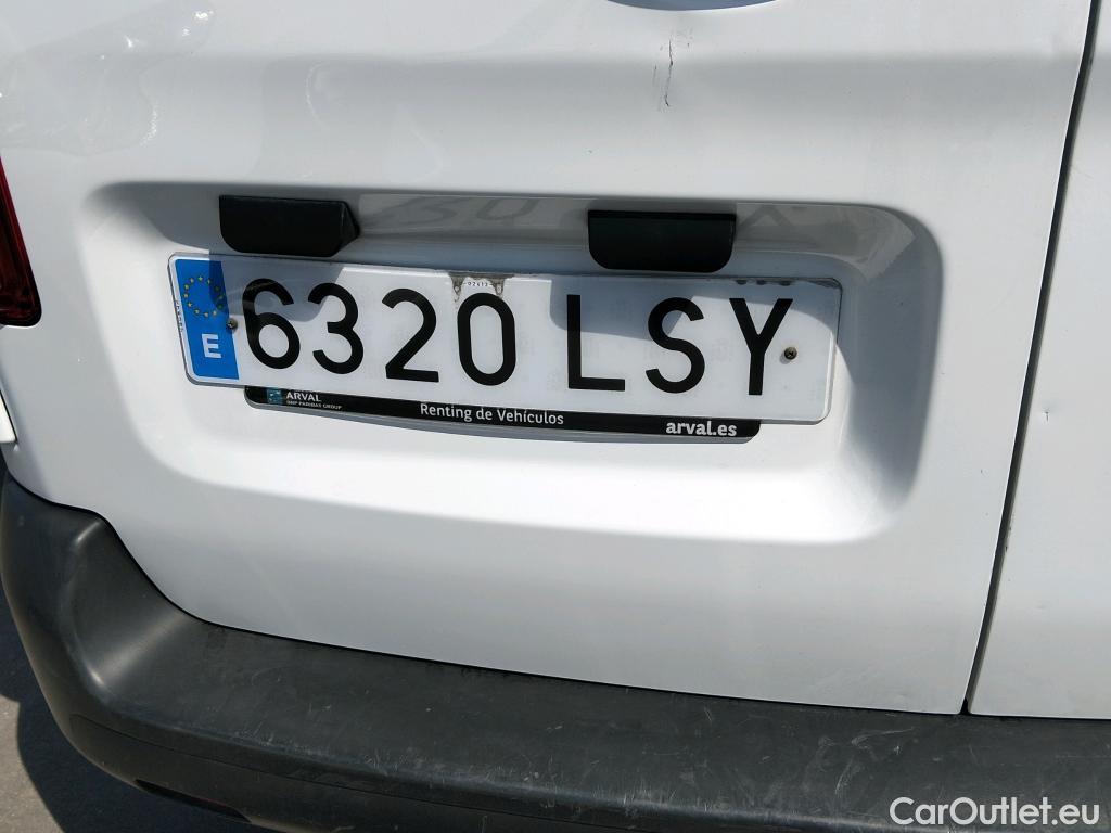  Opel  Vivaro OPEL  / 2019 / 4P / furgón 1.5 Diésel 74kW (100CV) S Inc. Express #39