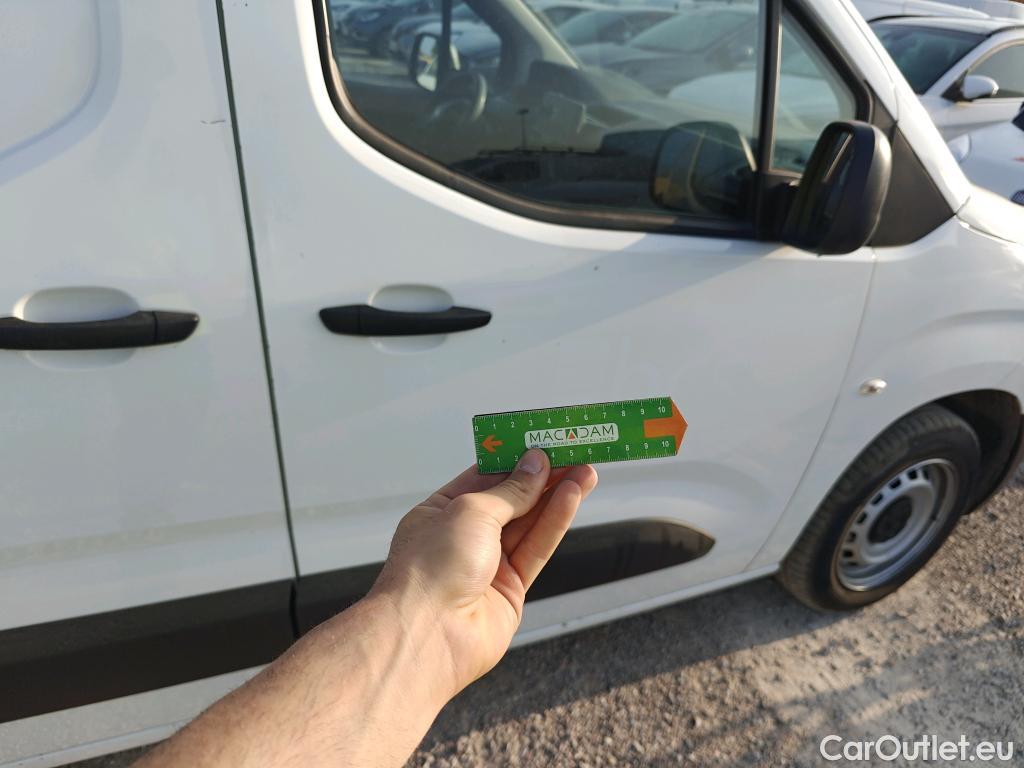  Peugeot  Partner PEUGEOT  / 2018 / 3P / furgón derivado de turismo Pro Standard 600kg BlueHDi 73kW (AC) #28
